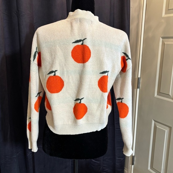 Moon & Madison cropped oranges pattern sweater, ladies XS - Picture 3 of 9